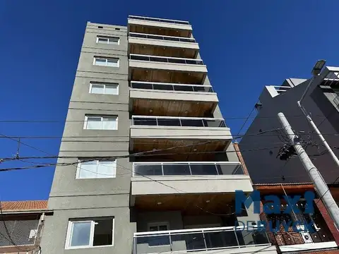 Lobos 41 a pasos de Mitre