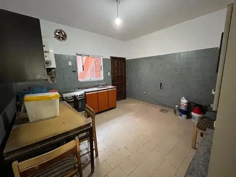 Depto Tipo Casa en Alquiler en Valentin Alsina, $ 580.000