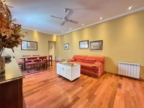 Alquiler Temporario 4 ambientes Amoblado, Montevideo al 400, San Nicolas.