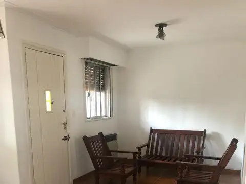 Depto Tipo Casa en Alquiler de 1 dormitorio