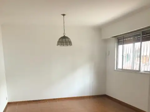 Depto Tipo Casa en Alquiler 40 años