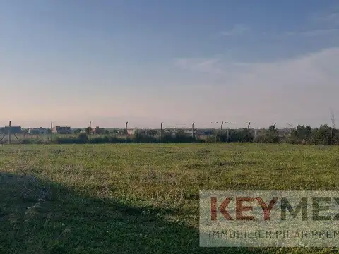 Pilar del Este Casa en Barrio Cerrado a estrenar con financiacion , Lote Interno Central