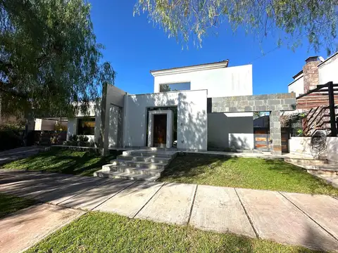 Casa en  Venta Barrio Dalvian