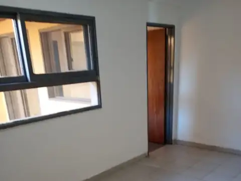 Venta Dpto 3 Amb en Gral San Martín. Patio propio.