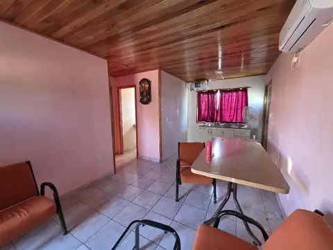 Vendo Casa Con Dos Dormitorios y Amplio Patio en Caseros, Entre Ríos.