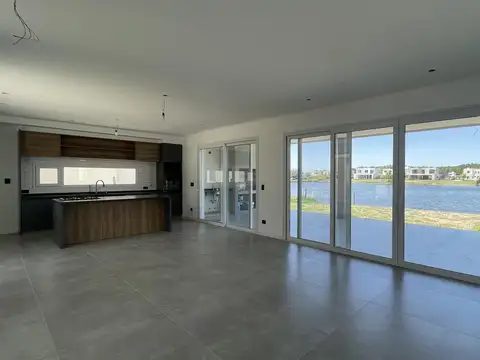 Casa en Venta al Este