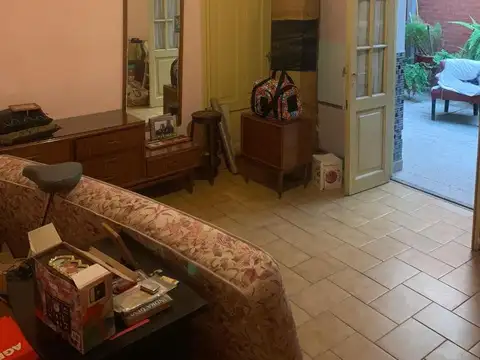 Casa 5 ambientes con 1 baño