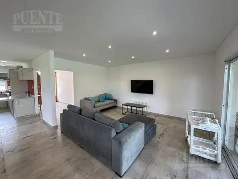 Casa en Alquiler Temporal con 1 cochera