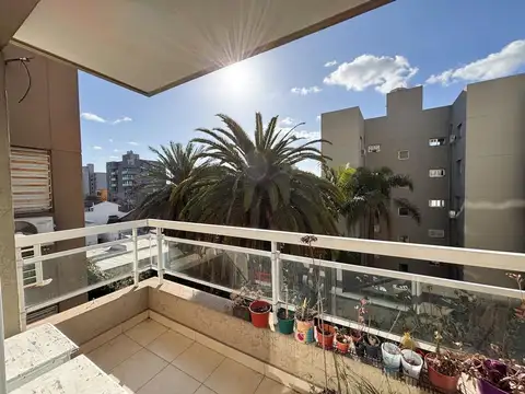 VENTA DPTO 2 AMBIENTES COCHERA BAULERA EN MORON