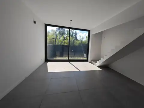 DUPLEX CON JARDIN 2 DORMITOR Y COCHERA EN UP PILAR