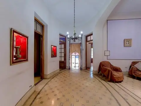 Av. Pellegrini 127 - VENTA Casa 6 Dormitorios