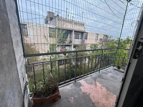 Departamento 5 ambientes con 1 baño