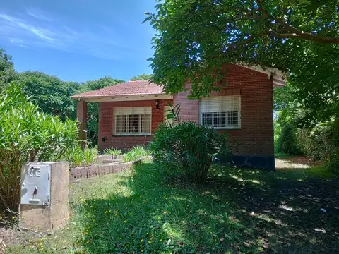 VENTA CASA 3 AMBIENTES AMPLIA PARQUE ACEPTA PERMUTA PINAMAR