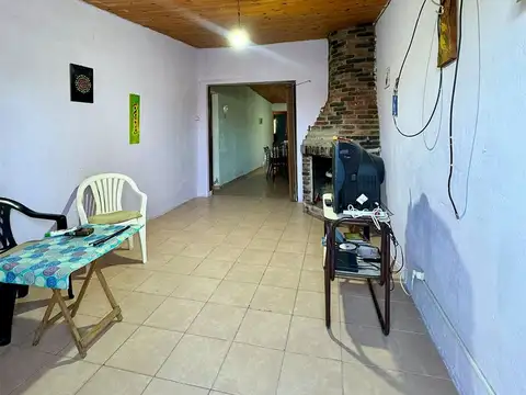 Casa 6 ambientes con 1 baño