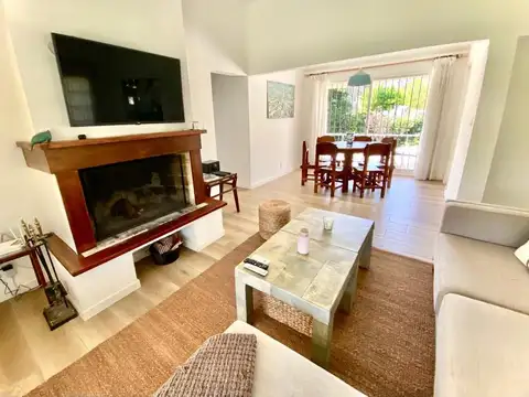 Casa 5 ambientes con 3 baños