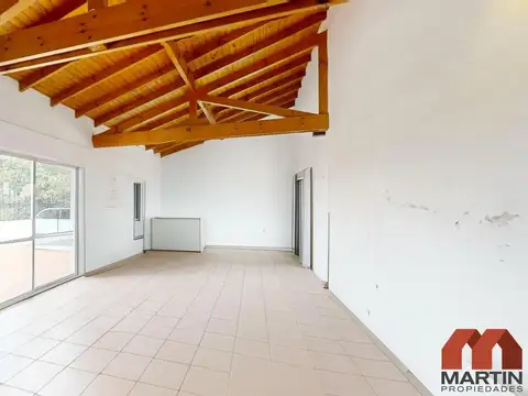 Gran Chalet en planta alta, mas departamento de dos ambientes - Olivos