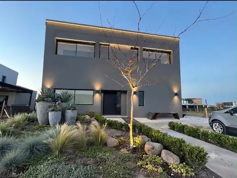VENTA CASA RIBERAS PUERTOS DEL LAGO