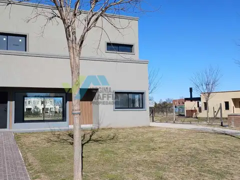 Casa en Alquiler de 3 dormitorios