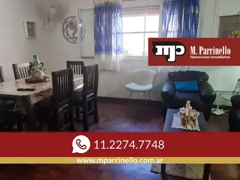 Departamento 3 Ambientes en Primer Piso por Escalera, a Pasos de Av. Maipú- En Venta