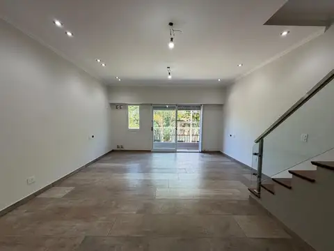 Depto Tipo Casa en Venta de 5 ambientes