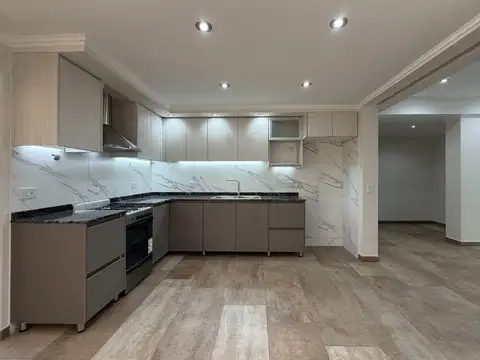 Depto Tipo Casa en Venta en Villa del Parque, USD 295.000