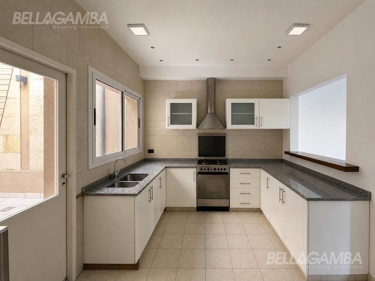 CASA VENTA 7 AMBIENTES COCHERA APTO CREDITO