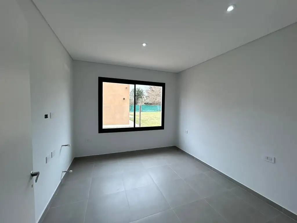 VENTA CASA 4 AMBIENTES EN BARRIO "BRUJAS" PILAR - Foto 25