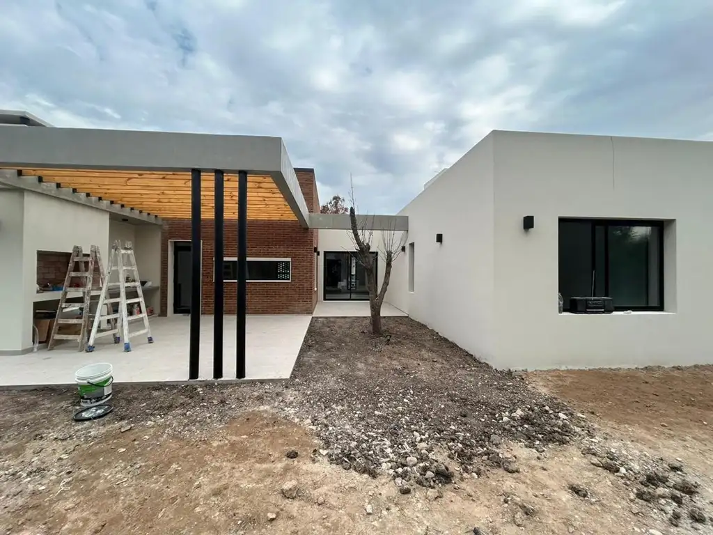 VENTA CASA 4 AMBIENTES EN BARRIO "BRUJAS" PILAR - Foto 40