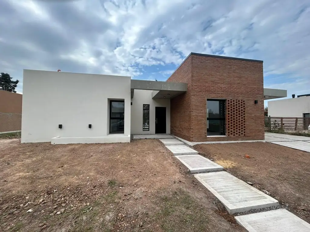 VENTA CASA 4 AMBIENTES EN BARRIO "BRUJAS" PILAR - Foto 13