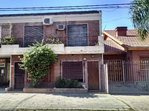 *DEPTO. 2 AMB. C/BALCÓN  *1º PISO X ESCALERA. *BAJAS EXPENSAS  *POSESIÓN INMEDIATA *APTO CRÉDITO.