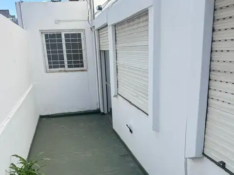 EXCELENTE DTO 3 AMBIENTES 1° PISO CONTRAFRENTE