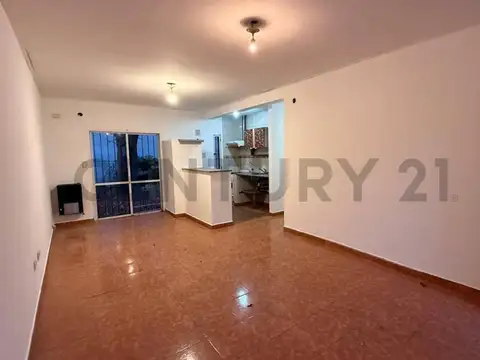 Departamento en Alquiler en Los Hornos, $ 400.000