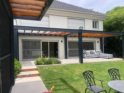 Casa en Venta en Martinez Libertador / Rio, USD 1.490.000