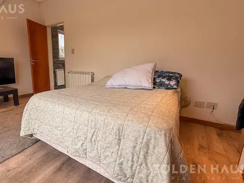 Casa en Venta con 5 cocheras
