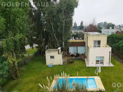 Casa 5 ambientes en Club de Campo La Candida