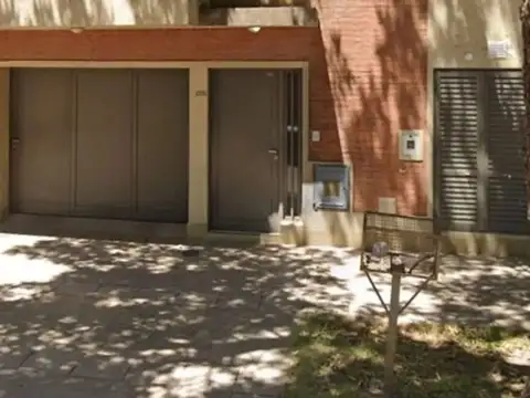 ALQUILER COCHERA CENTRICA