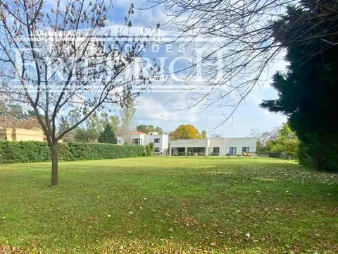 hermoso lote central en santa ana