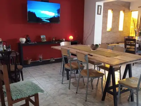 Casa 6 ambientes con 3 baños
