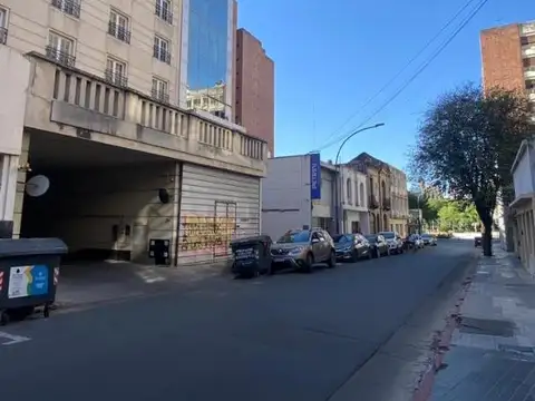VENTA DE COCHERA EN CORDOBA, CALLE AYACUCHO, ZONA TRIBUNALES