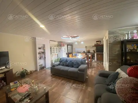 Casa 3 ambientes con 2 baños