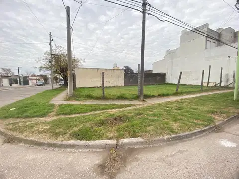 LOTE EN ESQUINA - Falcon esquina Montevideo 