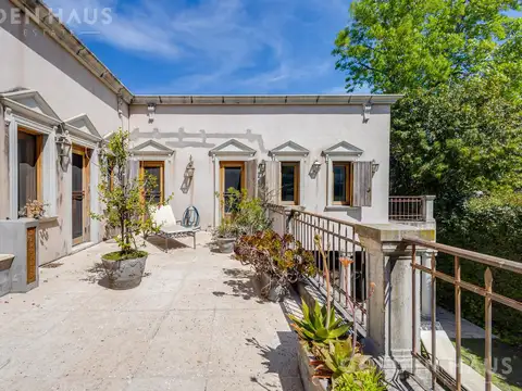 Casa en Venta con 4 cocheras