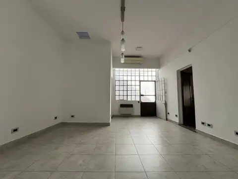 Casa 6 ambientes con 2 baños