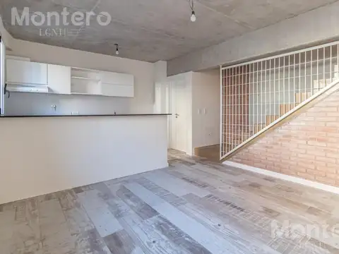 Depto Tipo Casa en Venta con 1 cocheras