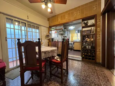 VENTA CASA 4 AMB MAS DEPTO 2 AMB V.ALSINA