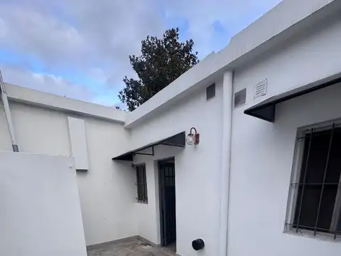 Departamentos 2 amb. Hurlingham con patio