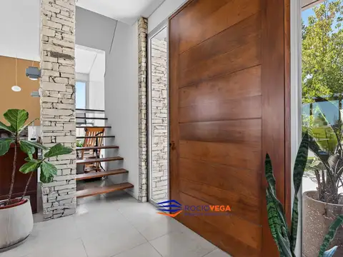 Casa 4 ambientes con 4 baños