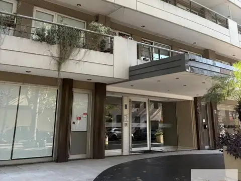 Profesor Fernando Aguer entre Balcarce y 122