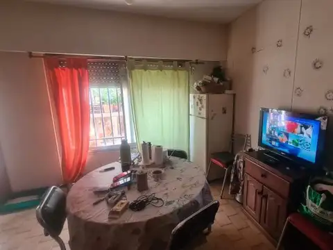 Zuviria y Bvld Juan Manuel Rosas, Morón