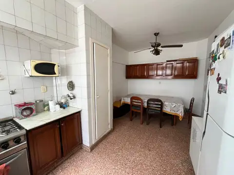 Casa 5 ambientes con 2 baños